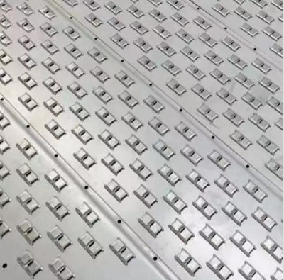 Guided Metal Conventional Valve Trays.png
